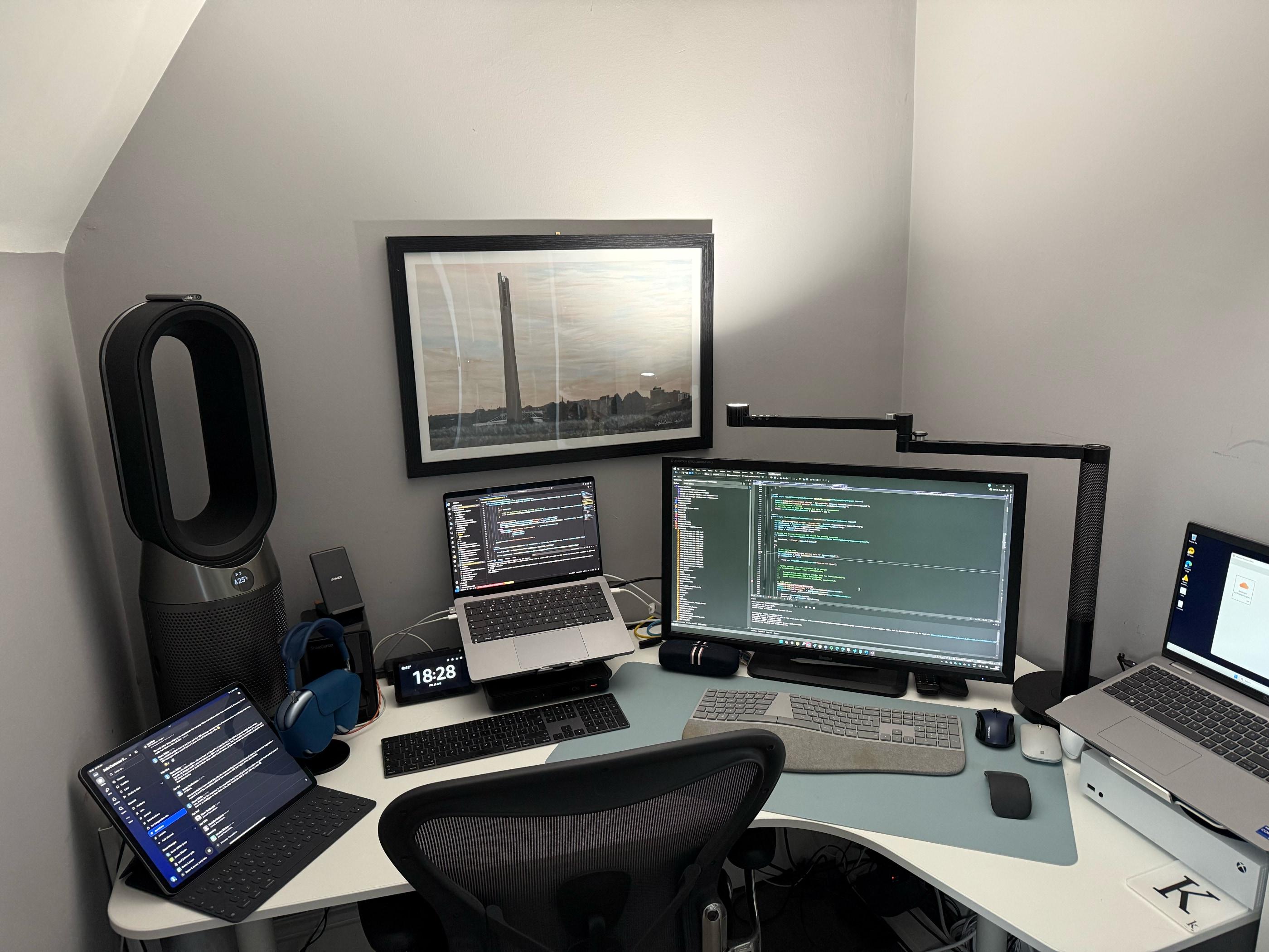 Kevin&#x27;s office setup