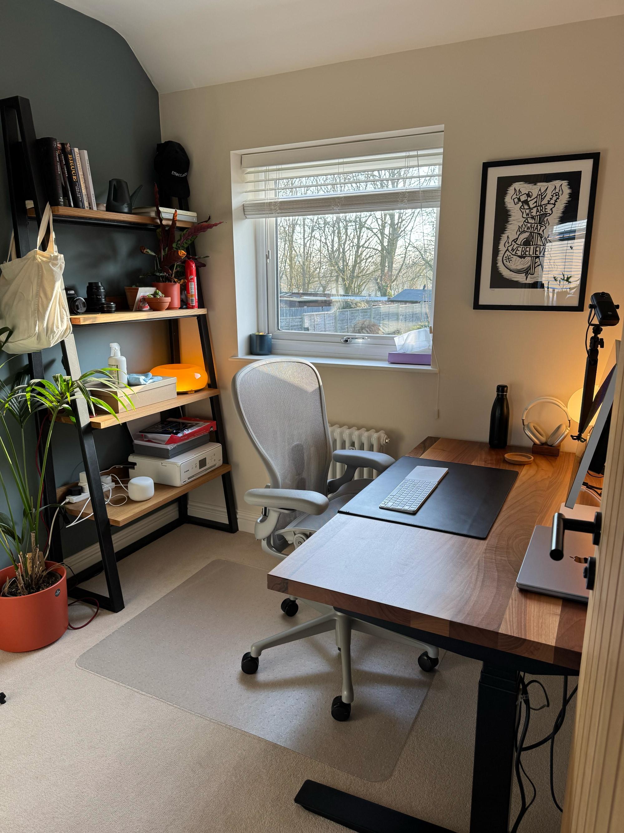 Olivers home office